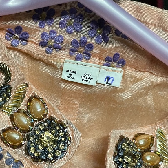 Light peach coloured slit kurta with beautiful pearl work in neck - Picture 11 of 13